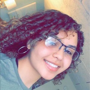 Meet your Posher, Adriana